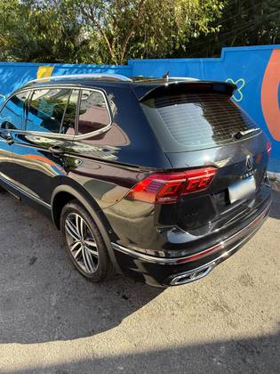 VOLKSWAGEN TIGUAN 2.0 300 TSI GASOLINA ALLSPACE R-LINE AUTOMÁTICO VOLKSWAGEN TIGUAN 2.0 300 TSI GASOLINA ALLSPACE R-LINE AUTOMÁTICO